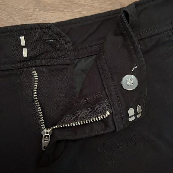 3.5” Classic Chino shorts - Picture 2 of 4